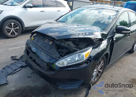 2016 Ford Focus Se z USA, uszkodzony, nr VIN 1FADP3K2XGL396658
